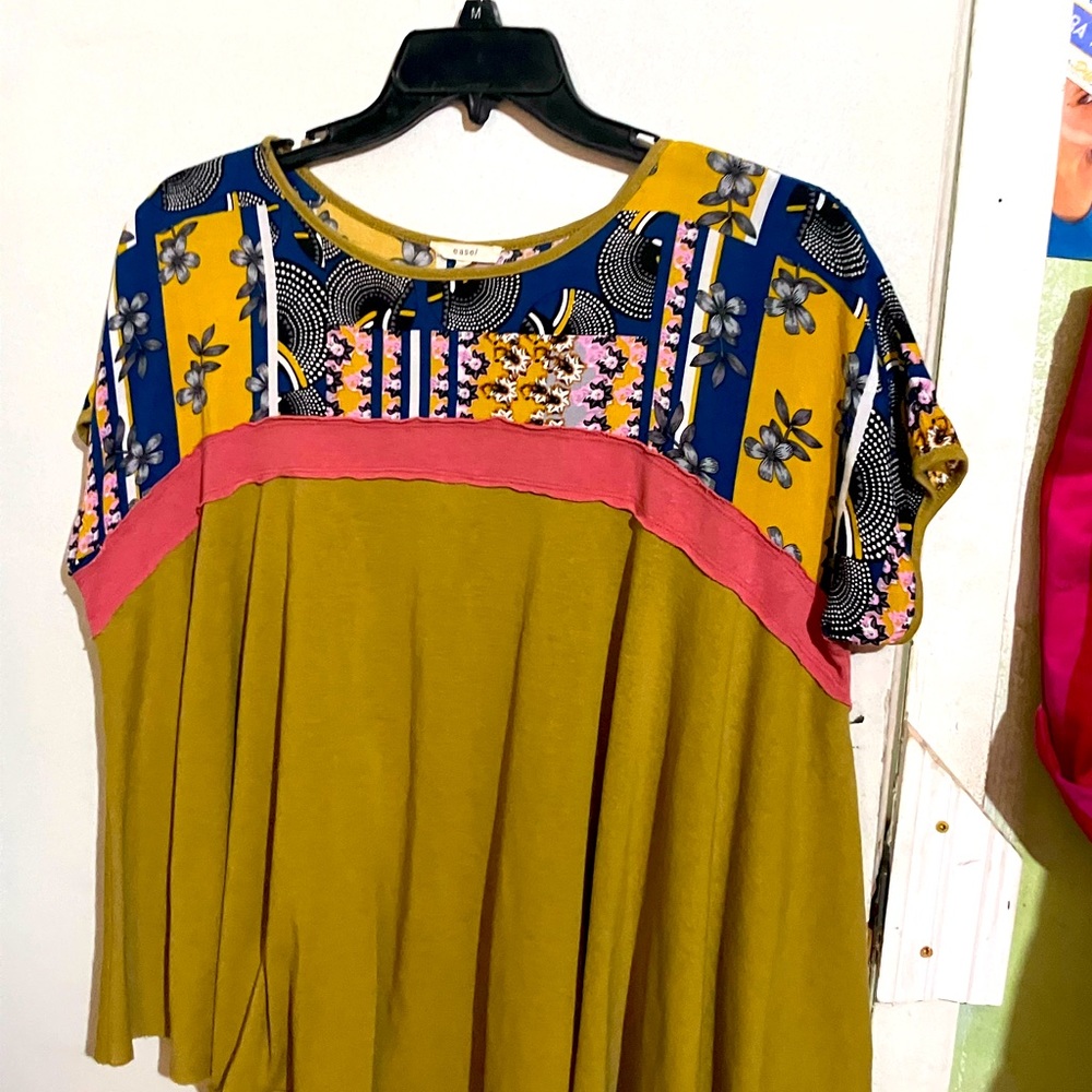 Easel boutique blouse size large